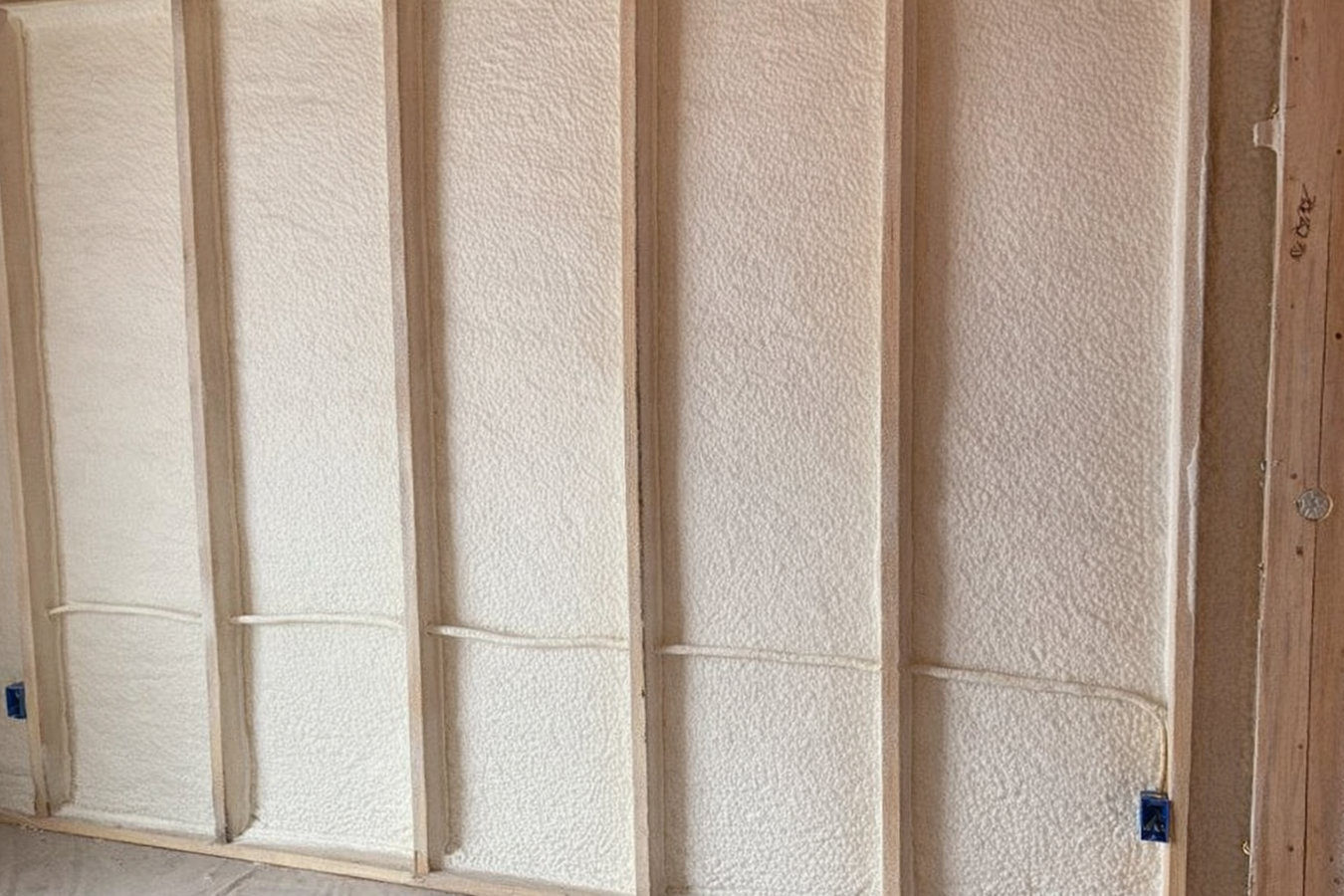 Closed-cell foam insulation